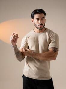 Men's Textured Short-Sleeved Knit T-Shirt With Crew Neck, Summer Chic Premium Style. - 米色 - 查看 1