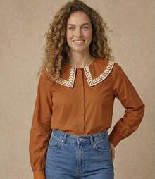 Women's Shirt With Ruff Collar/ Embroidered Detail/ Front Buttons/ Long Sleeves/ Classic Fashion S2192 2 In 1 Office - 鏽棕色 - 查看 1