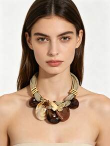 Kalung Liontin Resin Gaya Boho yang Berlebihan, Kalung Rantai Tebal Nuansa Liburan, Aksesori Elegan dengan Warna Alami. - Unta - View 5