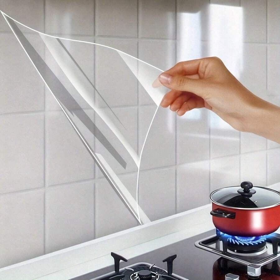 1卷透明厨房保护膜，防水、防油、阻燃、防霉、可移除背胶，适用于桌面、墙壁、咖啡桌、餐桌、家具、大理石翻新等。