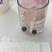 1 par de pendientes vintage delicados con gota de flor de vidrio púrpura y perla, adecuados para uso diario, regalo - Ganchos para pendientes con forma de tulipán de color morado claro - Ver 8