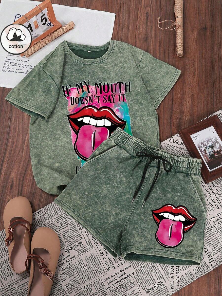 Bộ đồ nữ mùa hè Es Trus Cotton in hình graffiti ngộ nghĩnh "Chữ môi đỏ" cá tính, phong cách hip-hop đường phố Hàn Quốc, thoải mái, thời trang retro, phong cách Y2K, quần áo nữ thường ngày, phong cách punk đậm, áo thun ngắn tay cổ tròn ôm sát màu xanh đậm và quần short, bộ 2 mảnh đã giặt. - Màu xanh lá cây đậm - Xem 1