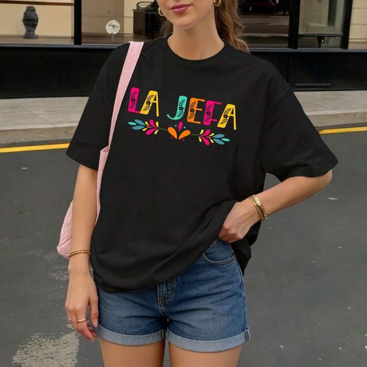 Camiseta Negra con Estampado La Jefa y Flores Coloridas para Mujer Casual - Negro - Añade 3