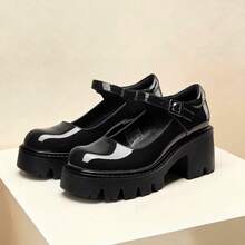 Women's Versatile Classic Comfort Pumps, Comfortable Pointed Toe Heels For Commute & Date - Black and White - View 3