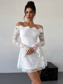 Vestido blanco elegante y romántico para mujer, con diseño de hombros descubiertos, corte entallado favorecedor y falda en A. Decorado con exquisitas flores 3D tridimensionales y detalles de encaje calado.Look delicado, elegante y romántico. - Blanco - Ver 5