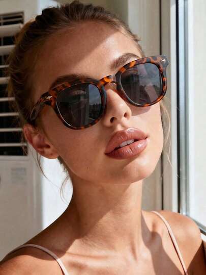 1pc Women's Classic Travel Frame Casual Versatile Daily Commute Vacation Glasses, Retro Leopard Print Geometric Bohemian Unisex Fashion Eyewear Shades, Suitable For Street Photography, Beach, Travel, Dating, Driving, Hiking, Outdoor Activities
