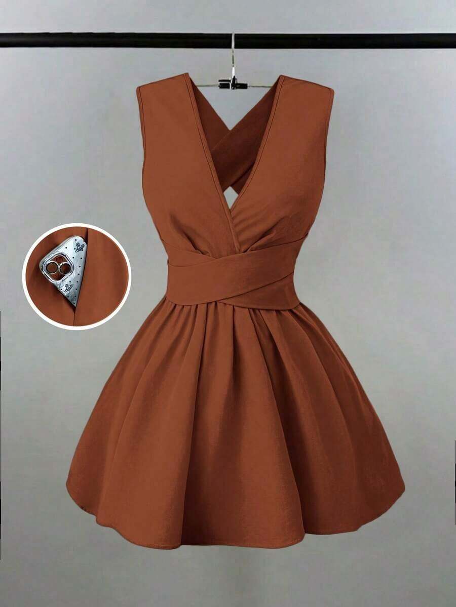 Vestido mini elegante y sexy para invitada de boda con cuello en V cruzado, sin mangas y silueta evasé, diseño versátil para conciertos, playa, fiestas, primavera/verano, con bolsillos, vestido de noche con espalda descubierta, color amarillo mantequilla - Cafetería - Ver 1