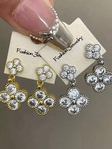 1 đôi bông tai mặt dây chuyền hình cỏ bốn lá đính đá Cubic Zirconia tinh tế, thời trang, sang trọng, phù hợp cho cả đi làm và đi chơi. - Bông tai mặt dây chuyền hình cỏ bốn lá đính đá zircon. - Xem 5