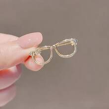 1 pieza Mini broche elegante y minimalista con gafas brillantes, diseño encantador, accesorio de moda versátil - 1 blanco - Ver 4