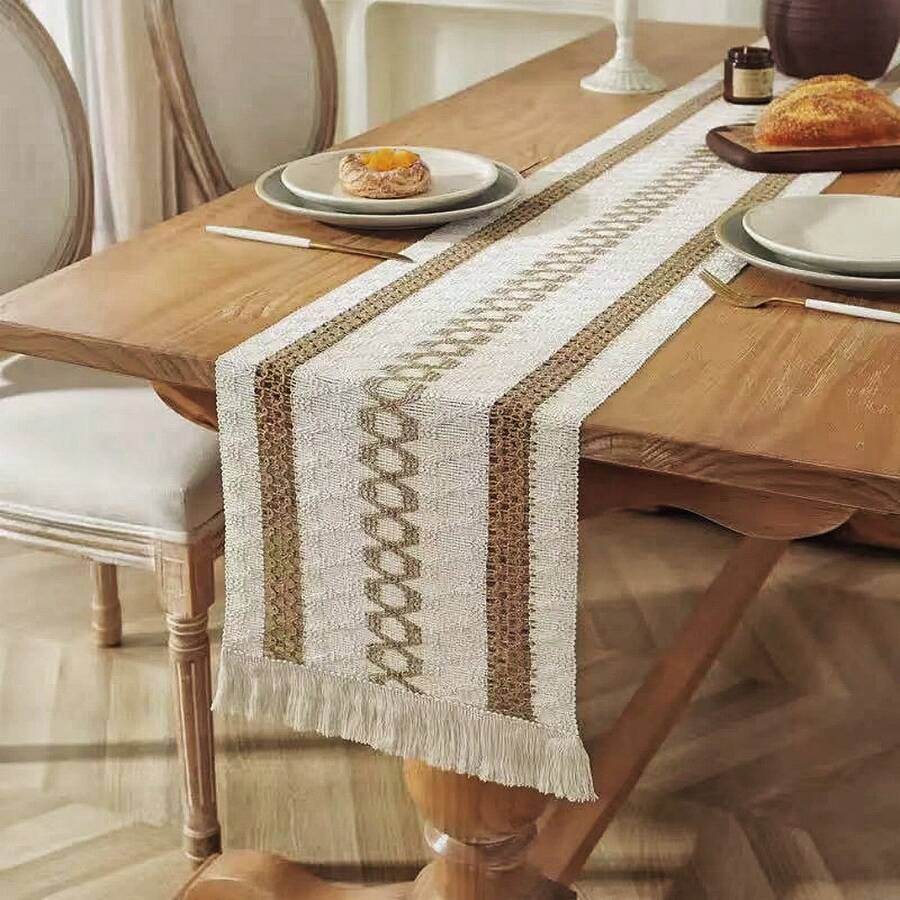 1 buah Taplak Meja Makan Dekoratif Mewah Elegan Premium dari Katun Linen Gaya Rustic Boho dengan Bordir dan Rumbai untuk Rumah - Coklat - View 1