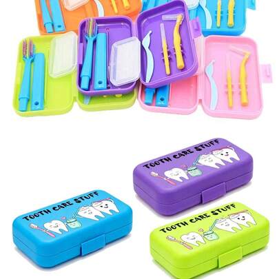 Bộ dụng cụ sáp chỉnh nha này bao gồm đầy đủ các dụng cụ chăm sóc chỉnh nha cho cả mắc cài và niềng răng trong suốt. Bộ sản phẩm bao gồm bàn chải đánh răng chỉnh nha chuyên dụng, khối chặn khớp cắn chỉnh nha, bàn chải kẽ răng, túi đựng dụng cụ chỉnh nha di động và hộp đựng bàn chải đánh răng. Sáp chỉnh nha giúp ngăn ngừa kích ứng và loét miệng.