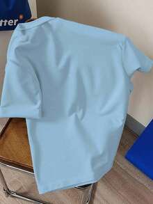 Men's Short-Sleeved, Crew Neck T-Shirt With Cartoon Cat And Letter Print, Loose And Casual Fit - 酒紅色 - 查看 2