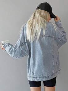 Women's Soft Oversized Denim Jean Jacket, Women's Spring Fashion Light Blue Comfortable Pocketed Outwear, Timeless Light Wash Relaxed Zip-Up Sports Jacket For Daily Layering, Western & Valentine/Christmas/New Years Outfit, Women Curve-Flattering Spring Summer Holiday Gift, Vacation Jacket, Spring Jacket, Summer Jacket, Spring Top, Summer Top, Back To School Clothing, Street Casual Style. Spring & Autumn Women's Winter Jacket Fall For Women Autumn For Women Fall For Women,Spring & Summer Women's Spring Jacket Summer For Women Spring For Women. - 淺藍色 - 查看 2