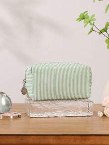 客製化刺繡姓名化妝包 大容量彩妝收納袋 字母圖案盥洗包 伴娘禮物 純素皮革 個性化禮物 化妝收納盒 - 彩色 - 查看 23