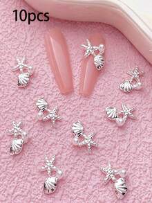 10 pièces Charms d'art des ongles à thème estival, avec des motifs d'étoiles de mer et de coquillages comme designs principaux. La collection comprend une variété de styles, y compris des designs en or, argent, perle, étoile de mer et coquillage. Ces décorations d'ongles en alliage 3D. - Multicolore - Voir 8