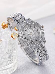 Bộ 1 đồng hồ + 4 món trang sức - Đồng hồ đeo tay thời trang mặt trang trí, đồng hồ nữ đính đá lấp lánh, đi kèm bộ trang sức lông vũ và ngọc trai giả. Thích hợp làm quà tặng sinh nhật và các dịp lễ hội; cũng thích hợp làm quà tặng cho gia đình, người thân và học sinh. - Nhiều màu - Xem 6