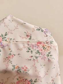 Blusa informal femenina de primavera con estampado floral, cuello en V profundo elegante, cierre frontal con botones, manga corta de volantes, corte corto entallado de cintura alta.Estilo francés fresco, tela ligera transpirable, ideal para oficina, salidas y citas. - Albaricoque - Ver 8