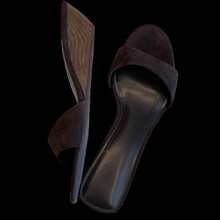 Elegant Faux Suede Wedge Slides Women Summer Platform Mules Sandals  Open Toe Beach Wear Casual Street Style Footwear Fashionable High Heel Sandals Stylish Minimalist Aesthetic Slip On Shoes Lightweight Non Slip Sole Daily Comfort Walking Sandals  Summer Street Wear Essential Chic Minimalist Style Summer Outfit Accessory Versatile Footwear For Pool Party Beachside Vacation Essential Comfortable Platform Mules For All Day Wear Soft Supportive Design Fashion Forward Statement Shoes  Summer Essentials For Women Comfortable High Wedge Sandals Effortless Style Easy To Slip On Casual Daily Sandals Fashionable Summer Beach Must Have Footwear  Minimalist Design Aesthetic Wedge Sandals Comfortable Casual Slides For Women  Summer Fashion Sandals Stylish Wedge Slides For Daily Casual Wear - 紅色 - 查看 6