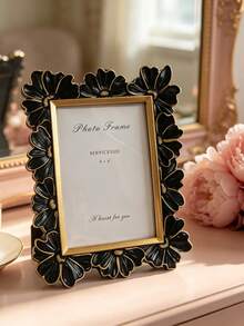 1pc Vintage Photo Frame, Elegant Classic White Frame, Suitable For Desktop Or Wall Hanging, Floral Decor Pattern, Retro Home Decor, Vintage Gallery Art (Random Photo Paper Included) - 1 - View 9