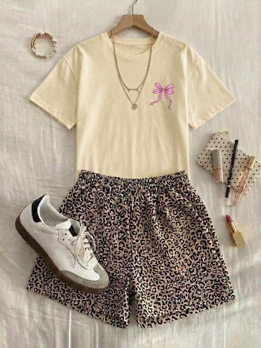 2 piezas Conjunto de top de manga corta con estampado moño lazo rosay short animal print estampado animal para mujer- Traje de verano de dos piezas para mujer para vacaciones en la playa - Beis - Ver 1