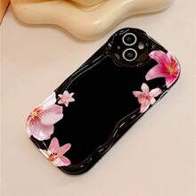 1 unidad Flores rosadas sobre fondo blanco. Funda para iPhone 16, material suave TPU, diseño de borde ondulado crema elegante y moderno, protección completa de cámara antigolpes, resistente a rasgos y desgaste diario, ventilada y disipadora de calor sin calentamiento, antipolvo y resistente a la suciedad, funda ideal para uso diario, desplazamientos y viajes - Negro - Ver 3