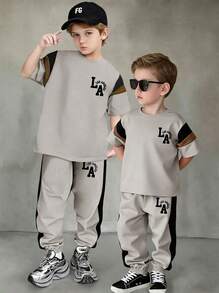 Young Boy Cartoon Print Round Neck Short Sleeve Top And Pants Set - Grey - View 1