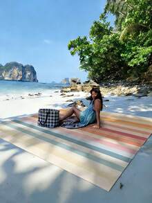 1pc New Outdoor Waterproof Anti-Sand Digital Printed Picnic Mat/Beach Towel, Fashionable And Fresh Pattern, Suitable For Camping And Picnics - B - View 3