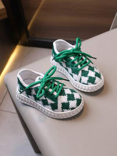 1 par de zapatillas de lona con estampado de tablero de ajedrez para niños, zapatos deportivos versátiles para niños aptos para la escuela, juegos al aire libre, compras y otras ocasiones