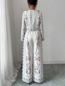 Conjunto casual de dos piezas para mujer, compuesto por blusa corta de manga larga con estampado floral completo y lazo frontal, y pantalones wide leg de talle alto a juego.Tela suave y fresca, estilo bohemio dulce y elegante, perfecto para looks de vacaciones y salidas diarias. - Albaricoque - Ver 2