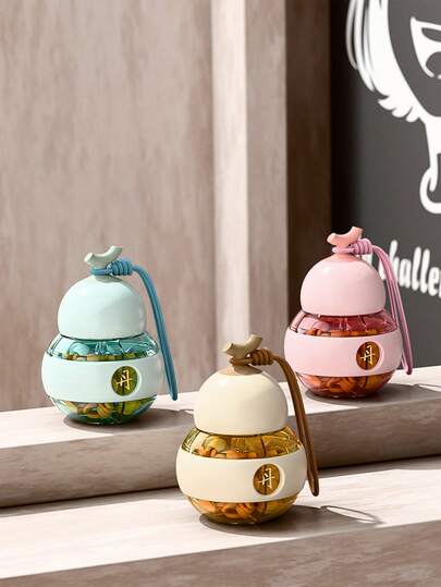 1个迷你葫芦形药盒：三格药盒，可存放每日3次用量，便携、密封、大容量，适用于维生素、药品和保健品，方便旅行和日常使用。