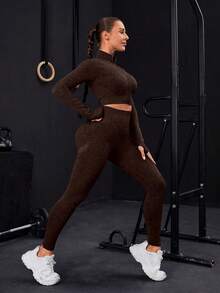 Conjunto Deportivo con Cremallera y Costuras Superiores con Orificios para Pulgar Sin Costuras - Marrón Oliva - Ver 2