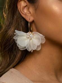 【仙璐华莹】法式浪漫白色花朵耳环，3D立体花瓣水钻耳环，新娘婚礼耳环，优雅长款垂坠耳环 - 白色 - 查看 5