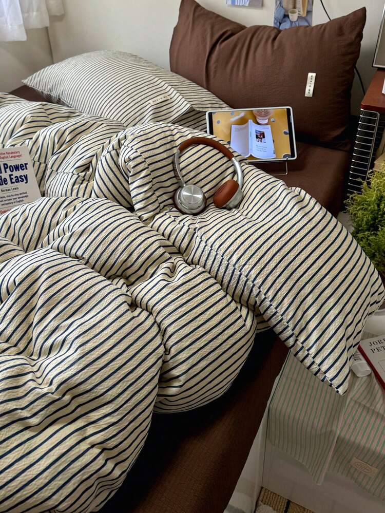 Korean Casual Striped 4-Piece Bedding Set, Suitable For All Seasons, Made Of Synthetic Fiber, Machine Washable And Non-Deformable (1 Duvet Cover + 1 Bed Sheet + 2 Pillowcases, Excluding Comforter And Pillows) - Beige Brown - View 8