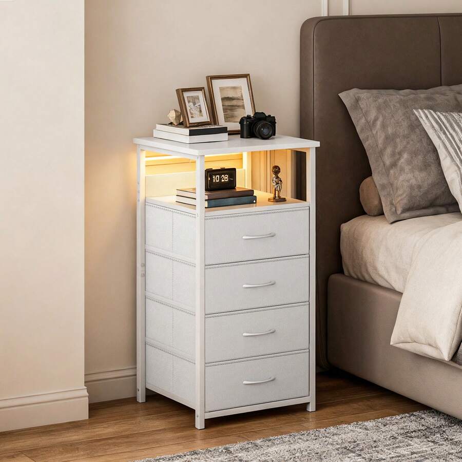 Tomnk Modern Tall Nightstand With USB Ports & Power Outlets, 4 PU-Finished Fabric Storage Drawers, White Compact Side Table - 查看 1