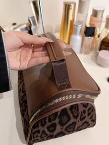 Bolsa de cosméticos con estampado de leopardo retro y parches, bolsa de aseo impermeable y transparente. Diseño de parches de estampado de leopardo de terciopelo + piel, combinado con PVC transparente impermeable y resistente al desgaste con cremallera doble, puede almacenar productos de cuidado de la piel y cosméticos, adecuado para almacenamiento diario y viajes de corta distancia, ligero y portátil. - Café - Ver 6