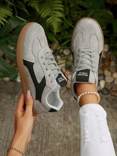 Giày thể thao nữ thường ngày đa năng, thời trang, hấp dẫn, thoải mái, bền bỉ, đế cao su mềm, thoáng khí, nhẹ, phối màu độc đáo. Giày sneaker thể thao nữ