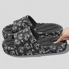 Dép đi trong nhà mùa hè cỡ rộng 48-49 cm hình gấu hoạt hình graffiti, dép mềm EVA unisex in hình, thích hợp cho kỳ nghỉ, đi biển, nhà tắm. - màu đen - Xem 6