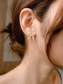 1 Pair New Elegant Fashion Bowknot Earrings, Simple Versatile Sparkling Rhinestone Earrings - Gold - View 1