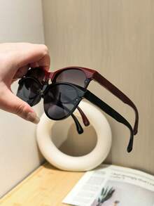 2 Femininos Estilo Olho de Gato, Modelo Casual e Versátil, Perfeitos para o Dia a Dia, Viagens e Festas, com Estojo para Óculos. - Multicolorido - Ver 5