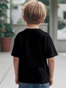 Nova Camiseta Infantil Masculina Divertida com Estampa Gráfica "Futebol", Item de Tendência da Moda Diária de Verão, Blusa de Manga Curta com Gola Redonda e Apliques, Presente de Aniversário e Festa de Feriado para Meninos - Negro - Ver 2