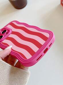 Ốp điện thoại viền lượn sóng màu hồng đỏ dễ thương, ốp TPU mềm chống sốc hình dáng cong không đều đẹp mắt cho iPhone, tương thích với Apple 17 Pro Max/AIR/17 Pro/17/16 Pro Max/16/16 Pro/16 Plus/11/15/15 Pro/15 Pro Max/12/13/14 Pro Max/Xs/Xr/11 Pro/11 Pro Max/12 Pro/12 Pro Max/13 Pro/13 Pro Max/7 Plus/14 Pro/14 Pro Max/14 Plus/7 Plus/8 Plus/8/SE2/12 Mini/13 Mini - Màu Hồng Tươi - Xem 3
