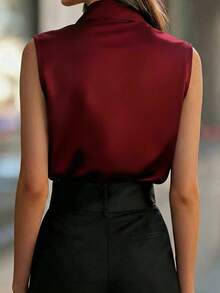 Look Polly 女士酒红色缎面无袖衬衫，翻领单排扣修身休闲上衣，适合办公室和通勤穿着。 - 酒紅色 - 查看 2