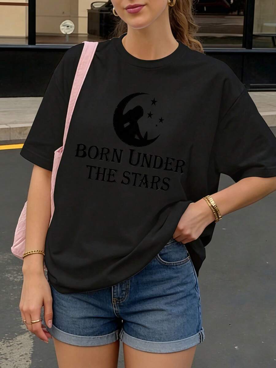 Camiseta Oversize Negra con Estampado de Luna y Estrellas Nacida Bajo las Estrellas para Mujer Casual - Negro - Ver 1