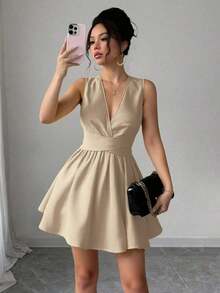 Vestido mini elegante y sexy para invitada de boda con cuello en V cruzado, sin mangas y silueta evasé, diseño versátil para conciertos, playa, fiestas, primavera/verano, con bolsillos, vestido de noche con espalda descubierta, color amarillo mantequilla - Albaricoque - Ver 3