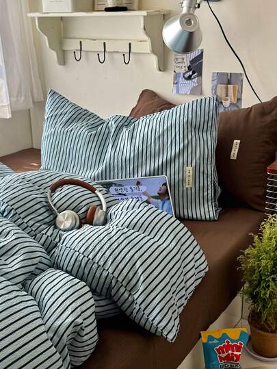 4件套小众复古条纹床上用品套装，蓝色调混色条纹，柔软亲肤，双层雪纺纤维，四季皆宜（1个被套+1个床单+2个枕套，不含被芯和枕芯）