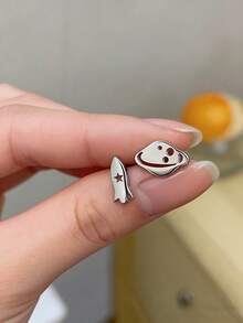 1 Đôi bông tai đinh tán hình tên lửa và ngôi sao bất đối xứng màu bạc, thiết kế tối giản, trang sức thép không gỉ, unisex, phong cách tối giản hàng ngày. - Bạc - Xem 2