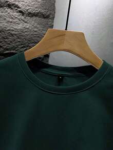 Men's Loose-Fitting Short-Sleeve T-Shirt With A Modern Print | Exquisite Design | Summer Essential | Easy To Match, Highlights Your Style - 杉綠色 - 查看 4