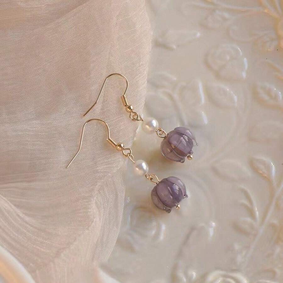 1 par de pendientes vintage delicados con gota de flor de vidrio púrpura y perla, adecuados para uso diario, regalo - Ganchos para pendientes con forma de tulipán de color morado claro - Ver 1