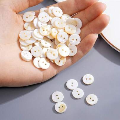 50 szt. guzików z naturalnej muszli o wymiarach 10/12,5 mm/15 mm do dzianinowych kardiganów, swetrów i koszul – uniwersalny dodatek modowy