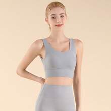 New One-Piece V-Neck Backless Wide-Strap Sports Bra For Women, Suitable For Yoga, Beautiful Back, Dance, And Pilates - Grey - View 2